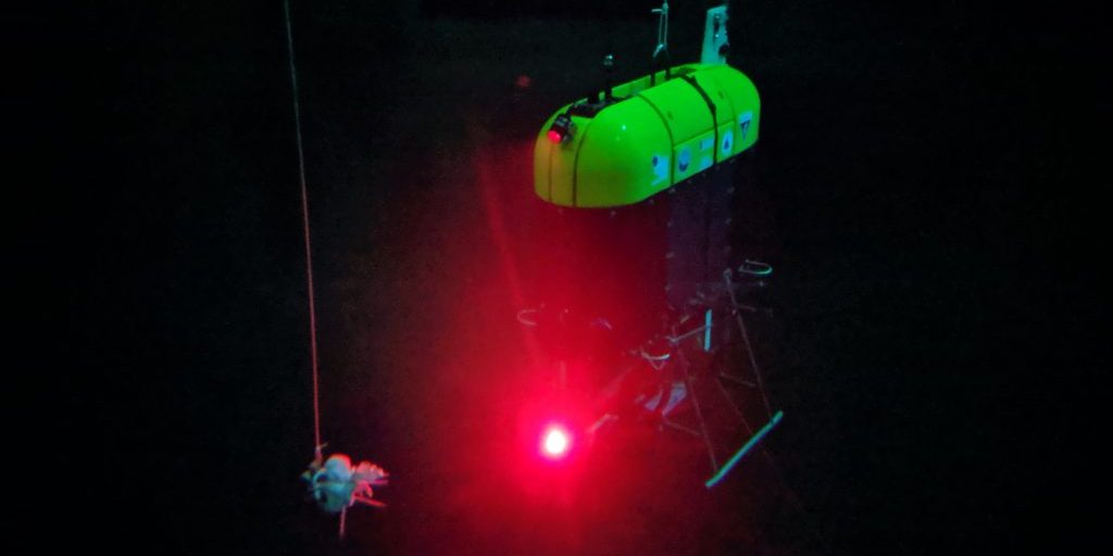 Mesobot using red light in a test tank